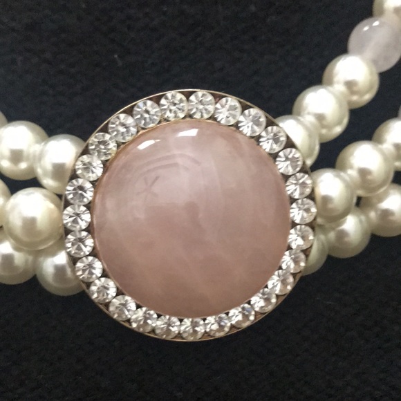 Pink and pearl choker - Picture 3 of 5